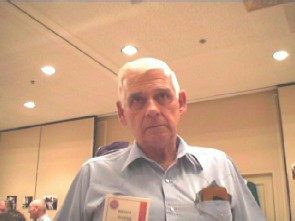 r040.jpg (16064 bytes)