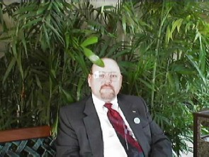 e032.jpg (27752 bytes)